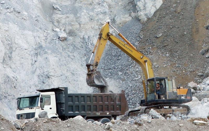 Minh họa một trang lịch truyền thống hiển thị rõ các ngày Hoàng Đạo và Hắc Đạo trong tháng 6 năm 2022